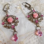 BO Irresistible Eden Collection met deze Swarovski kristallen gemonteerd op bronzen kandelaars