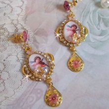 BO Musical Angels gemaakt met PureCrystal cabochons, vergrootglas cabochons, stempels en Pink Zirconiums, 