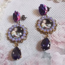 BO La Lavendière gemaakt met vergrootglas cabochons, PureCrystal kristallen, hars cabochons, vergulde en bronskleurige messing accessoires.