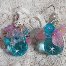 Ondine Blue BO gemaakt met Swarovki kristallen en roze hars bloemen