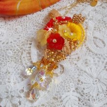 Gouden knop hanger ketting met verschillende kwaliteit kristallen en parels