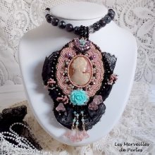 Hanger ketting Marquise geborduurd met parels, een zeer mooie kant, een weelderig juweel 