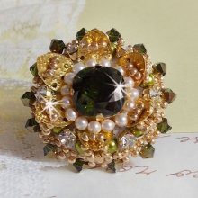 L'Oiseau des Iles Groen Gouden Ring geborduurd met Swarovski kristallen, chatons, parels en rocailles