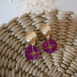 Fuchsia clip oorbellen uit de 'Les nacrées' collectie 