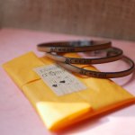 Set van 20 leren armbanden zelfs gegraveerd voor Save the date of huwelijksgast geschenken