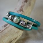 Lederen armband met parels voor vrouwen, turkoois groen, te personaliseren 