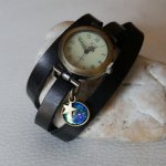 Lederen armbandhorloge met blauwe schubben cabochon