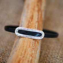 Armband met gepersonaliseerde voornaam door gravure op leer 