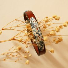 Florâme armband met bevrijdingslint Eloïse blauwe bloemen op bruin leer