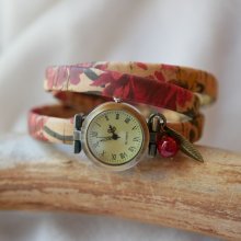 Gebloemd kurk armband horloge 3 slagen met rode parel bedel 