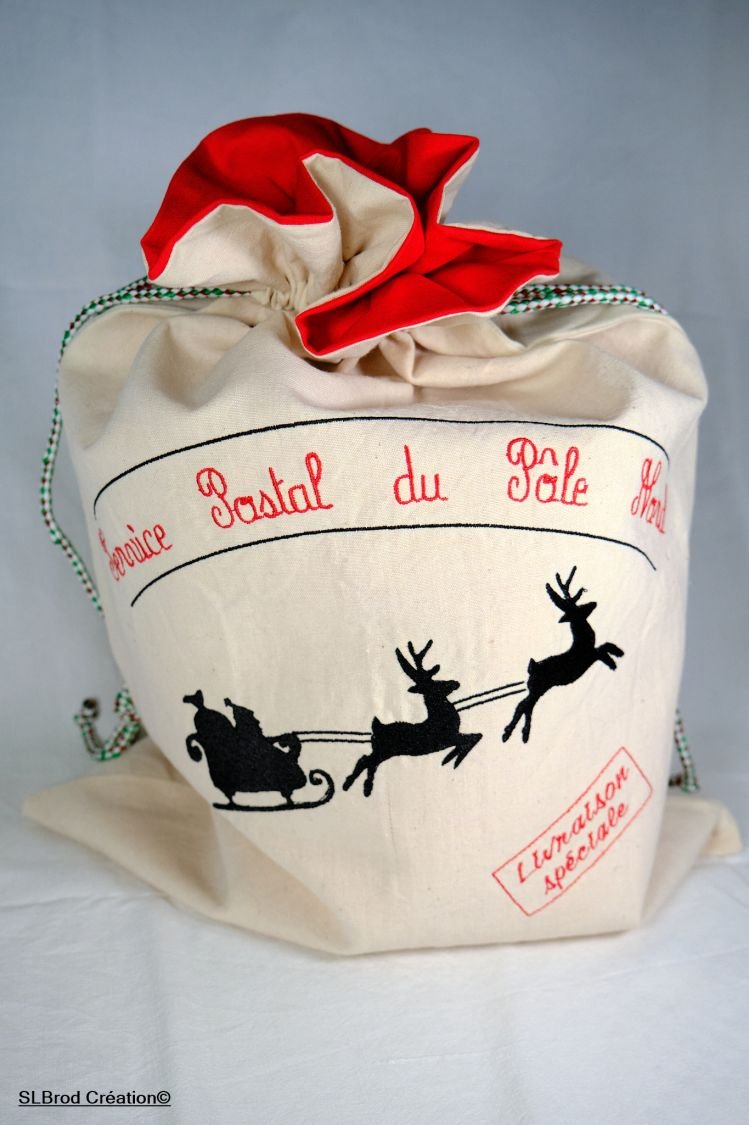 Grote kerstmuts slede van de kerstman