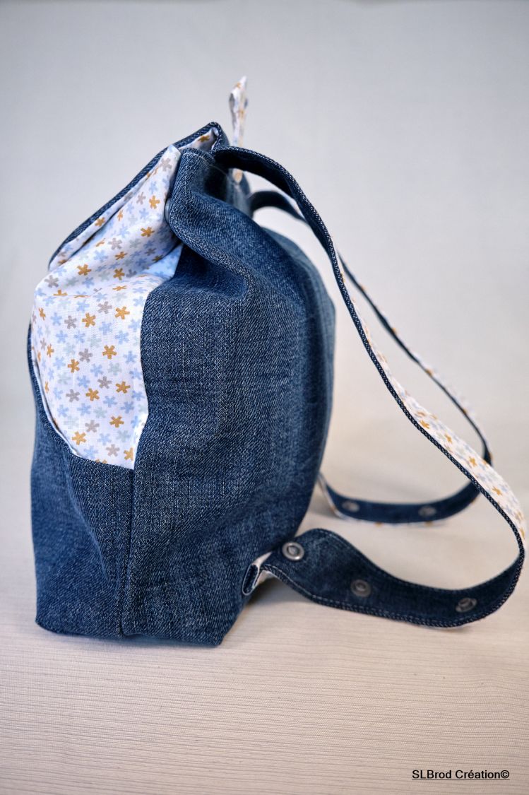 Geborduurde kinderrugzak met blauwe hoed, personaliseerbaar
