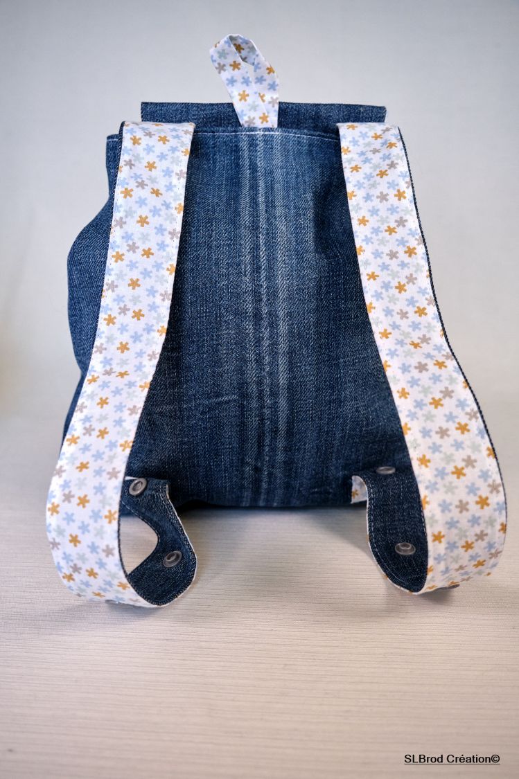 Geborduurde kinderrugzak met blauwe hoed, personaliseerbaar