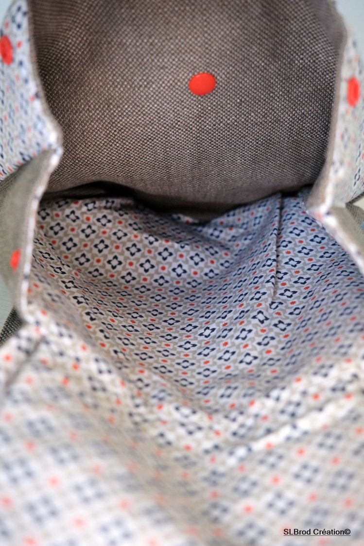 Geborduurde kinderrugzak met rode konijnensjaal om te personaliseren