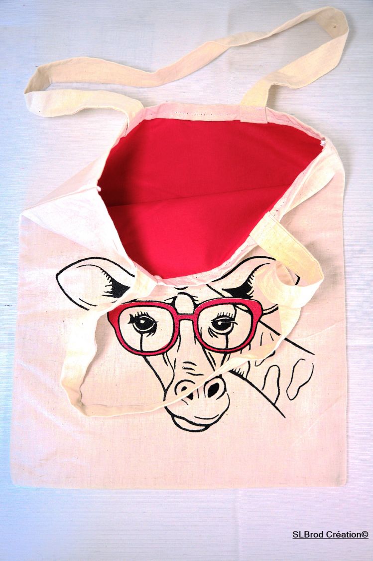 Geborduurde draagtas giraffe rode bril personaliseerbaar
