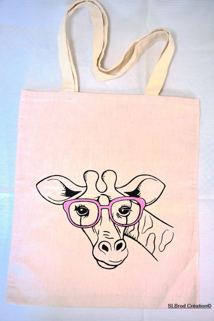 Geborduurde draagtas giraffe met roze bril personaliseerbaar