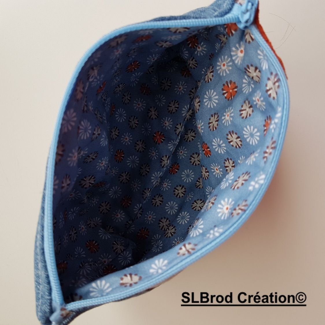 Geborduurd etui voor vrouwen met bloem