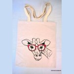 Geborduurde draagtas giraffe rode bril personaliseerbaar