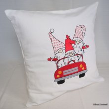 Kussenhoes kerstkabouters in de auto