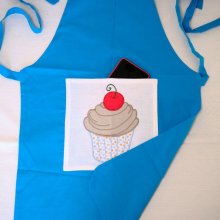 Geborduurd kinderschort cup cake